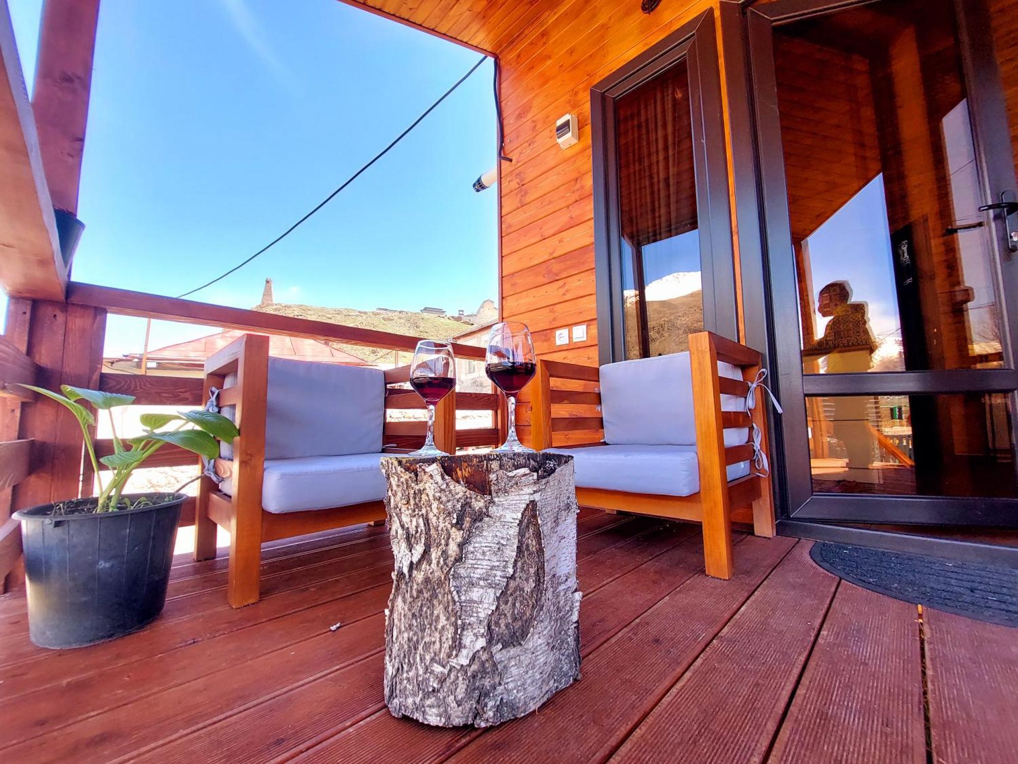 Guesthouse And Cottage Nicolo Kazbegi Rum bild